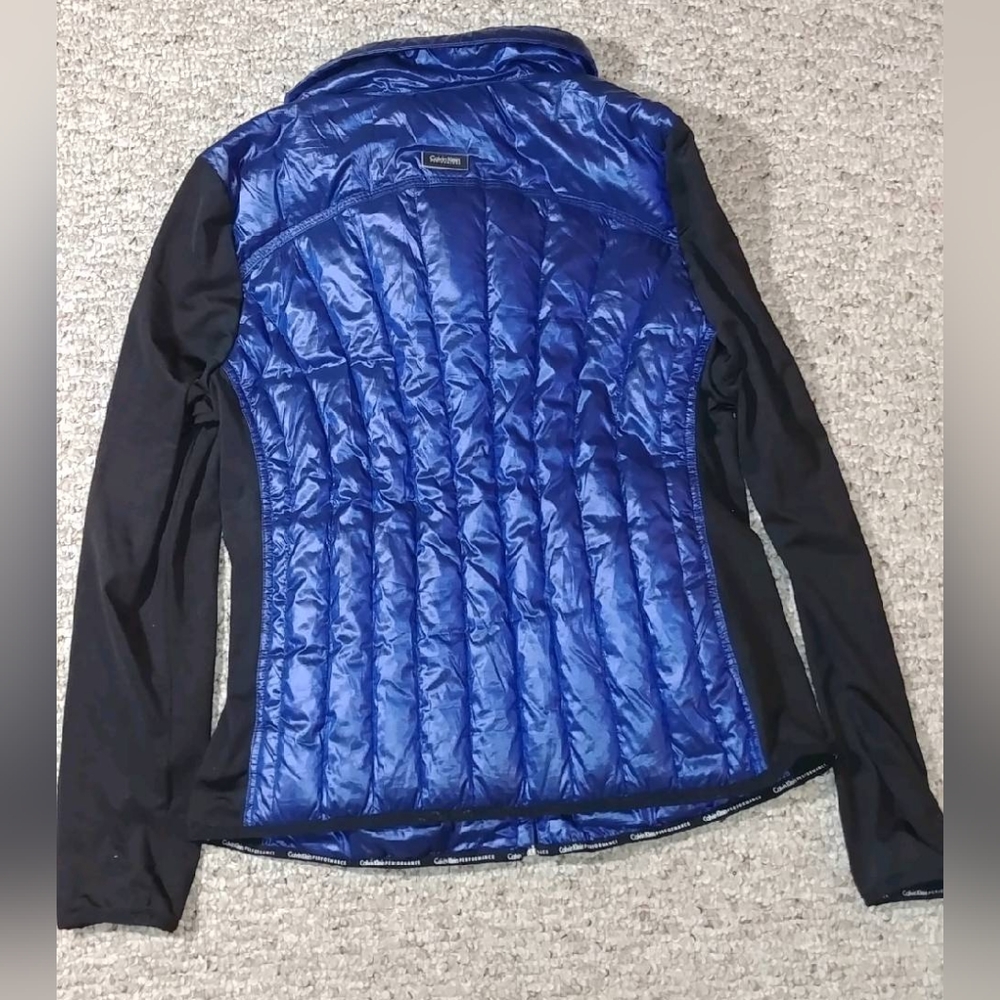 Calvin Klein Performance puffer - Picture 8 of 10